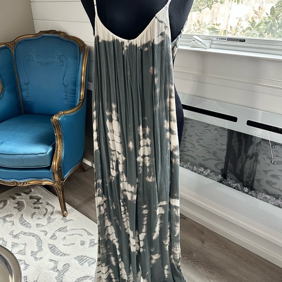 Vici Pants - Vici Green and Cream TieDye Romper